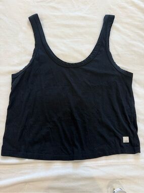 Women’s Black Vuori Scoop Neck Tank Top